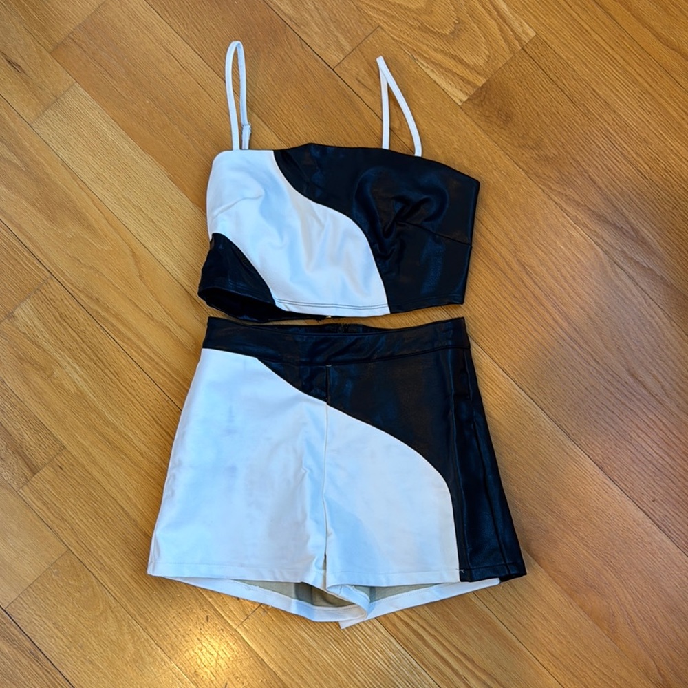 Le Lis Black and White Women Shorts